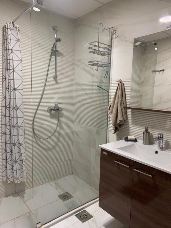 Modern Flatiron Apartment, Skopje Center מראה חיצוני תמונה