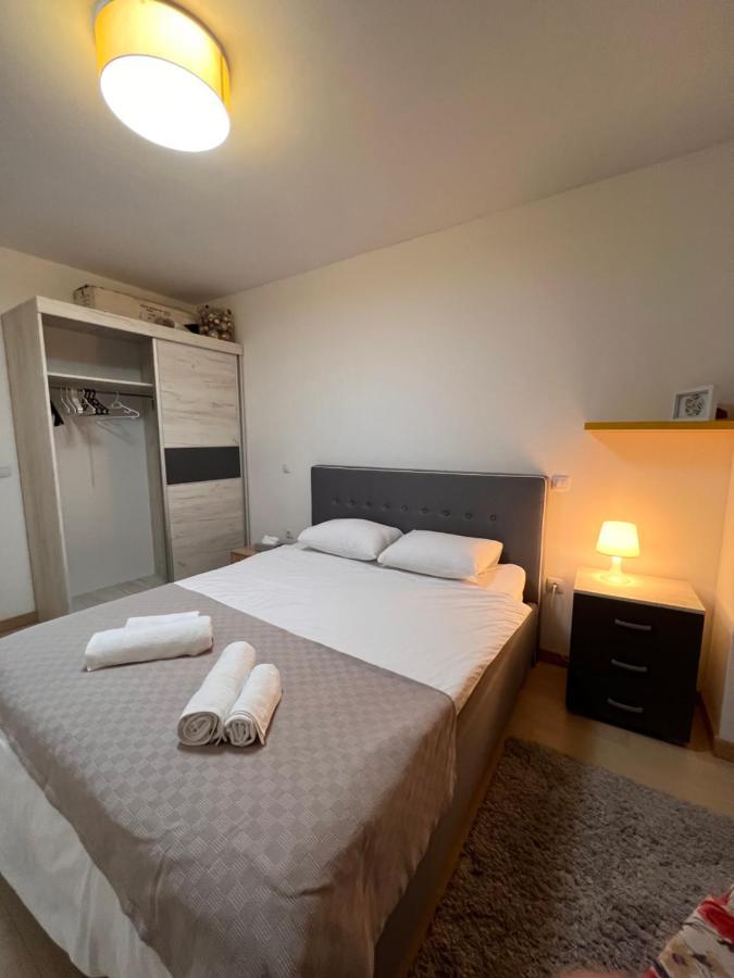 Modern Flatiron Apartment, Skopje Center מראה חיצוני תמונה
