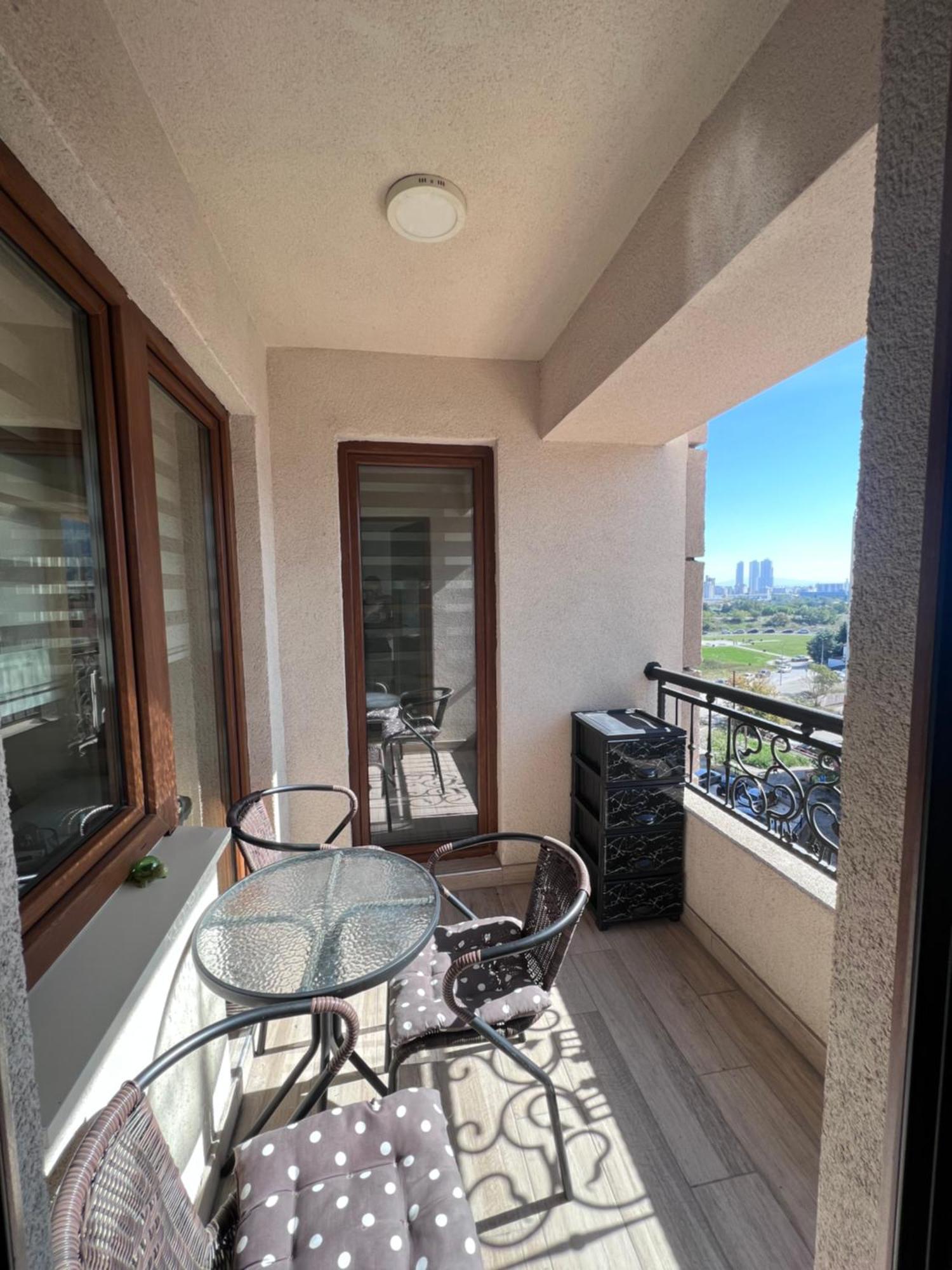 Modern Flatiron Apartment, Skopje Center מראה חיצוני תמונה
