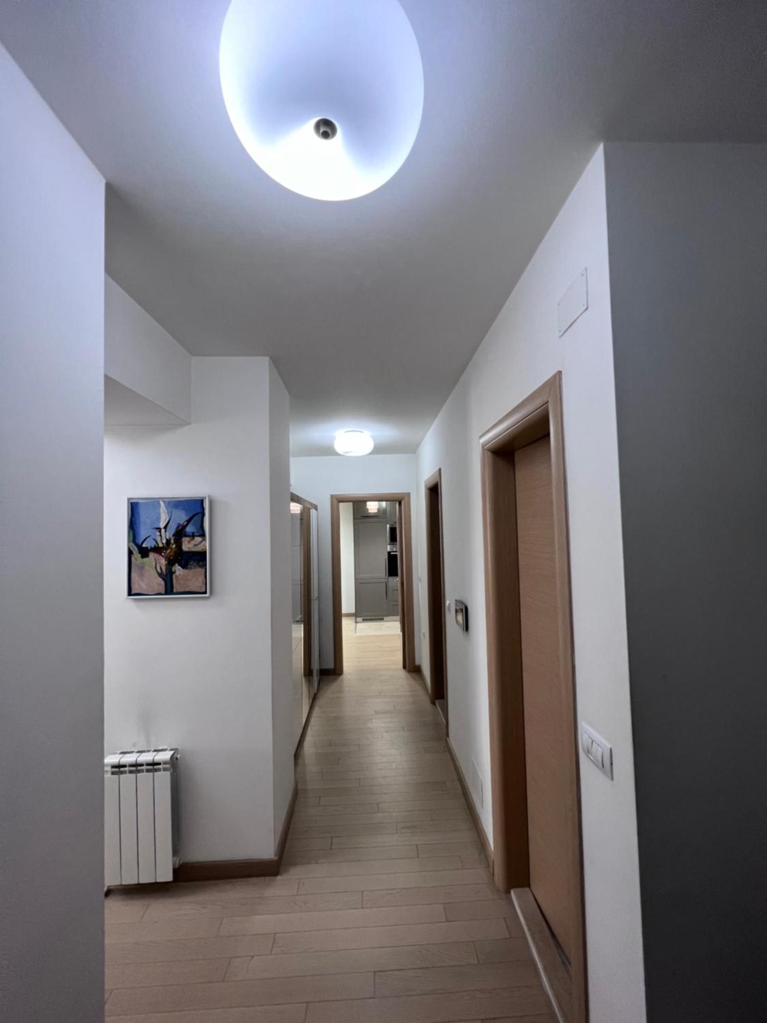 Modern Flatiron Apartment, Skopje Center מראה חיצוני תמונה
